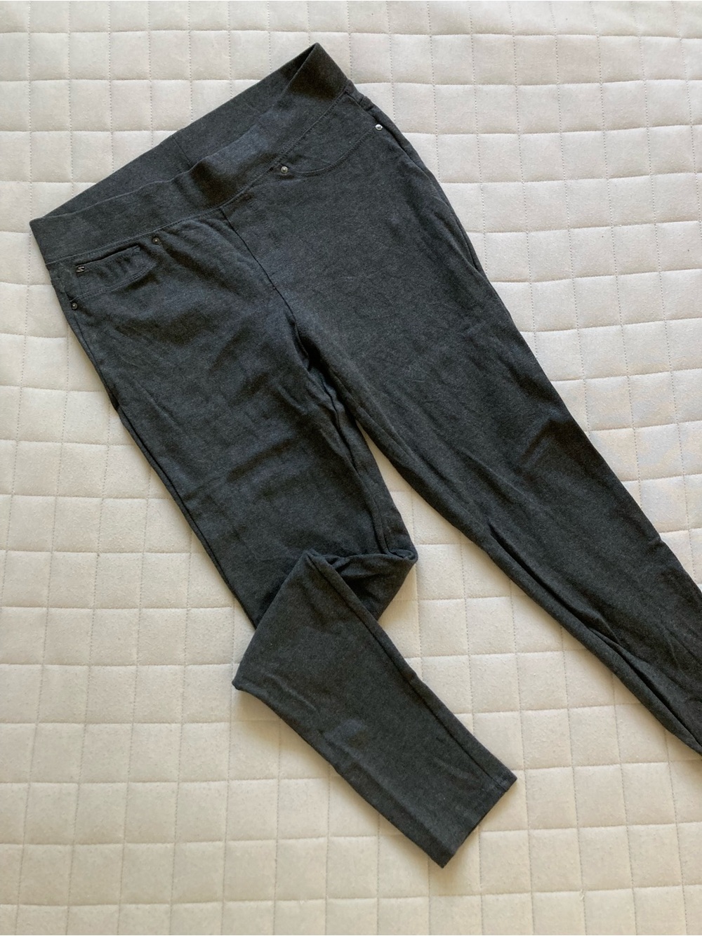 Seven7 Women’s Charcoal Gray Knit Pants with Front Pocket Accent
